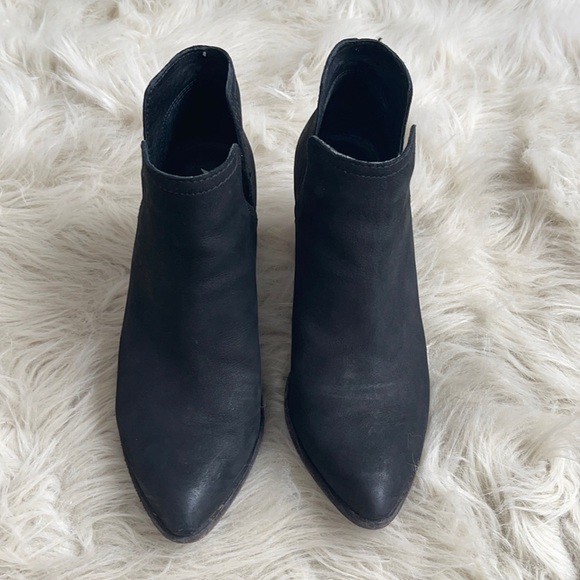 Frye Shoes - Frye Ankle Heeled Boots. Size 7.